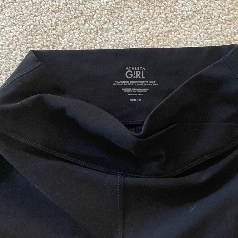 NWOT: Athleta Black Crossover Leggings - 8/10